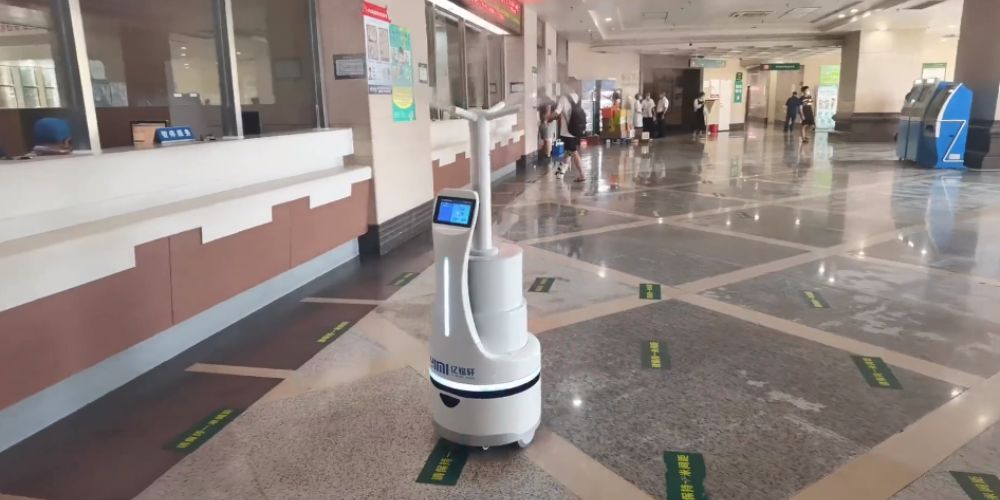 Maintain Healthy Environment With Hotel Disinfection Robot